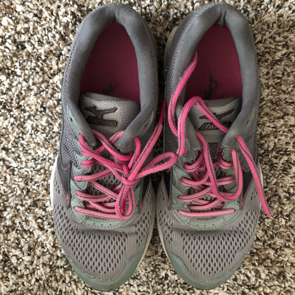 Mizuno waverider 20 running shoes